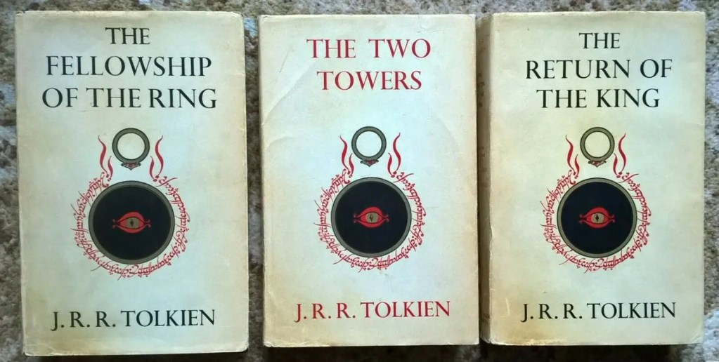 su  c'è il Silmarillion di J. R. R. Tolkien del 1978 a 14 €